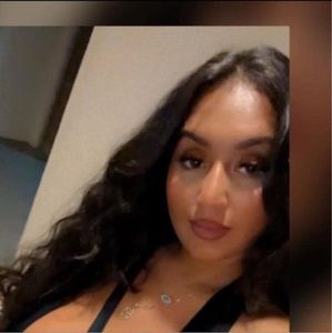 Meet your Posher, Oumaima